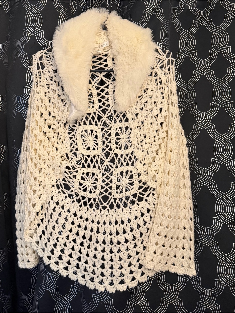 White House Black Market Cream Crochet  Sweater with Faux Fur Collar Mobwife